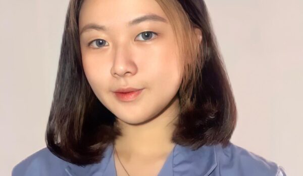 Nadia Niode Sabet Posisi Pertama LKTI Fispol Unsrat 2022