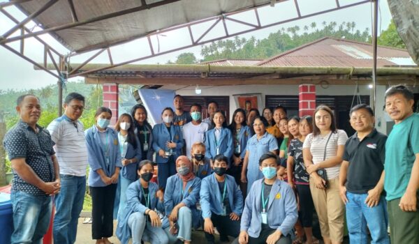 Gelar Sosialisasi dan Edukasi, KKT 131 Posko 6 Koha Selatan Unsrat Soroti Pembuatan Eco Brick