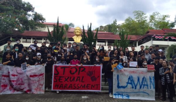 Demonstrasi Aliansi LKKS Desak Unsrat Bentuk Satgas PPKS