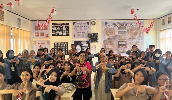 SRE Unsrat Edukasi Siswa SMAN 9 Manado mengenai Energi Terbarukan