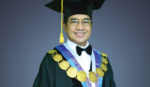Mendiktisaintek Tunjuk Rektor Unhas Jamaluddin Jompa sebagai Plt Rektor Unsrat
