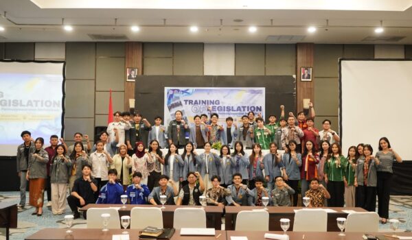 Sebut Ada Jarak Fungsi Legislatif, MPM Unsrat Gelar Training of Legislation